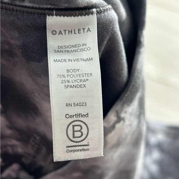 Athleta Salutation Stash Pocket II Capri Leggings in Gray Tie Dye - Picture 9 of 14